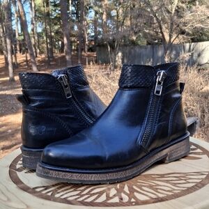 Anthropologie Felmini Black Leather Side Zip Moto Biker Ankle Boots Size 5.5